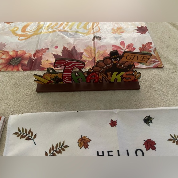 Amazon.com: KatchOn, Large Thanksgiving Tablecloth Plastic  Thanksgiving decor bundle : 18x26 2 large dish towels , 54x108 plastic table